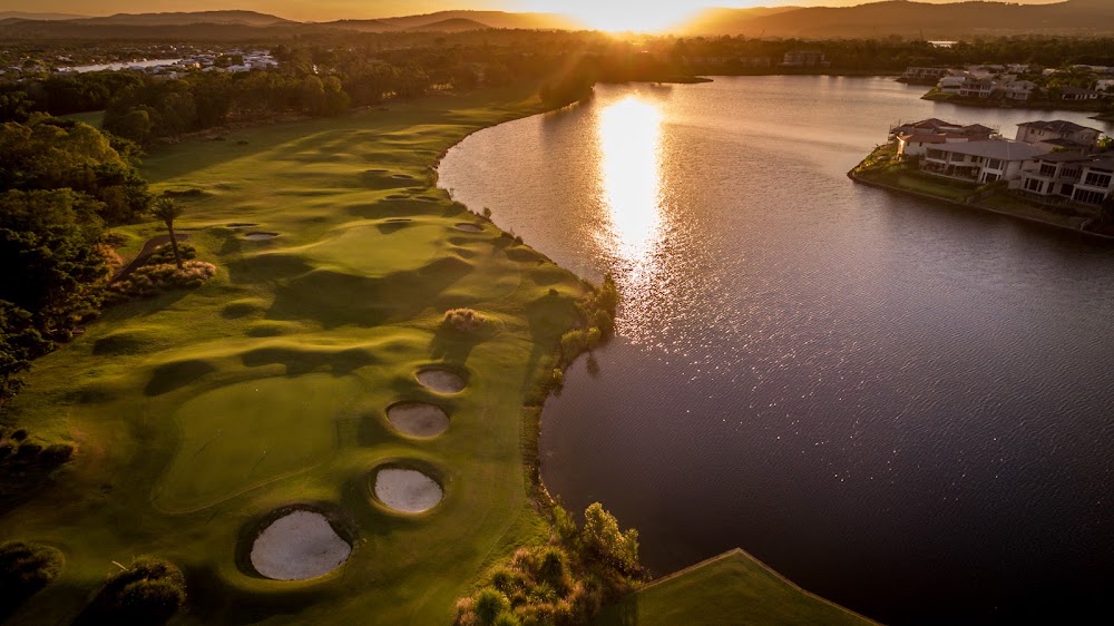 Links Hope Island